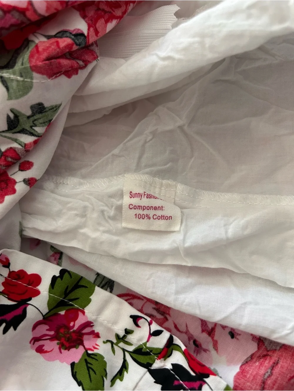 Sunny Fashion White Floral Dress Red Rose Print Butterfly Accents. Size 4/5